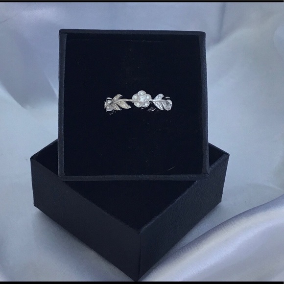 Sale $25! Sterling Silver Cz Flower Band - Picture 14 of 16